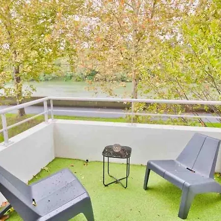 Apartment *t2*vue Garonne*piscine*garage* *